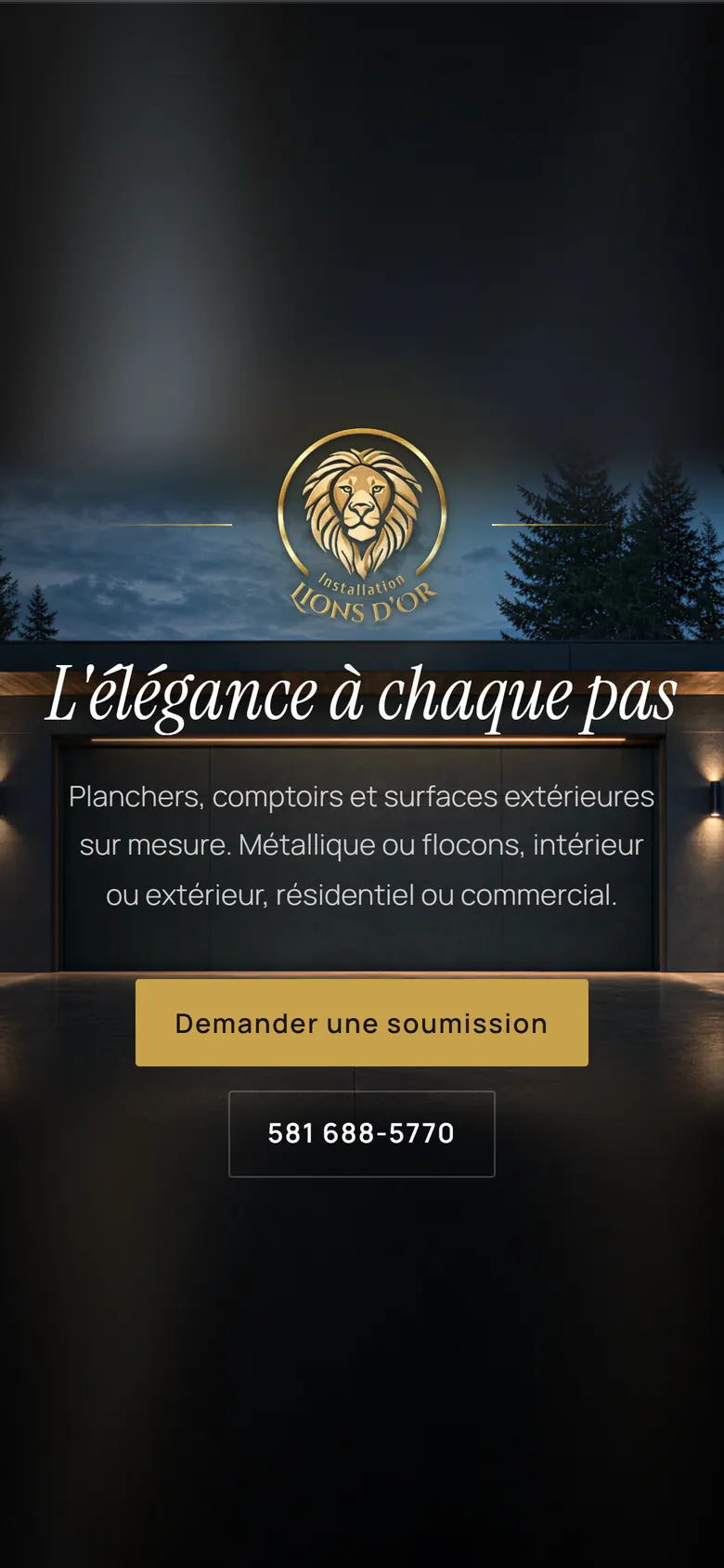 Le site d'Installation Lions d'Or sur téléphone : le logo doré du lion et le titre « L'élégance à chaque pas ».